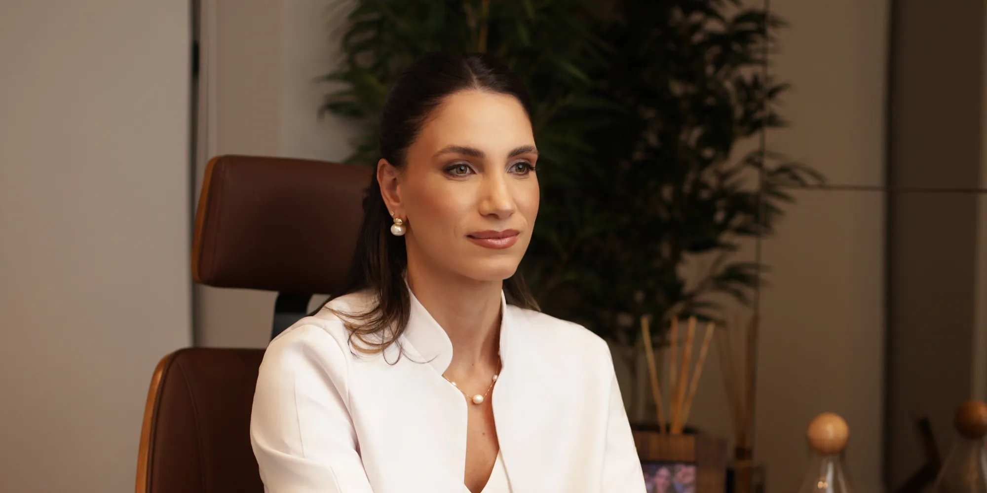 Dra. Camila Abdias em seu consultório